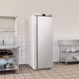 Hűtőszekrény rozsdamentes acélból készült – 239 literes - 1 ajtóval