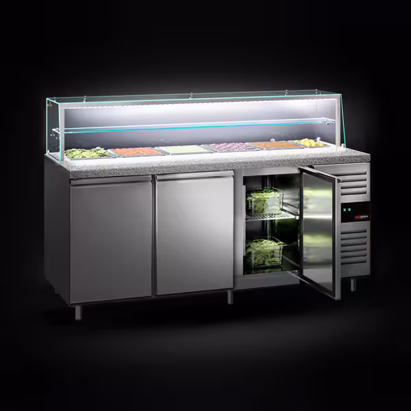 Saladette PREMIUM – 2020 mm – 3 uși – cu raft din sticlă pentru 5 tăvi GN 1/1, 1 tavă GN 2/4 și 1 raft