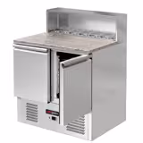 Mesa saladette refrigerada ECO - 903mm - 240L - frontal negro - 2 puertas macizas - con tapa de acero inoxidable para 5x GN 1/6 - encimera de granito negro