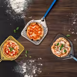Pizzaschep AZZURRA - Aluminium - Lichtgewicht | Rechthoekig blad - 450x450mm - Lengte:110cm - geperforeerd - Aluminium steel