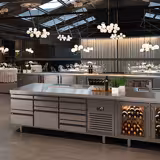 Frigider Bar Profesional PREMIUM PLUS - 2452x700 mm - 630 L - 4 uși din sticlă, uși batante, iluminare LED, încuietoare & HACCP