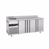 Tavolo refrigerato PREMIUM - 1900x720mm - Ventilata - 420 L - con 3 porte - con vasca a sinistra - Alzatina