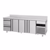 Kylbänk PREMIUM - 2330x700 mm - 632 l - Fläktkyla - GN 1/1 - med bakkant - med 3 dörrar - med 2 lådor