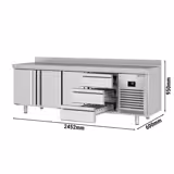 Chladicí stůl PREMIUM PLUS - 2452x600x950 mm - 510 l - s 3 dveřmi - s 3 zásuvkami - se zadním lemem