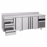 Hűtött munkaasztal PREMIUM - 2330x700 mm - GN 1/1 - 632 liter - ventilációs - 3 ajtóval - 3 fiókkal - felhajtással