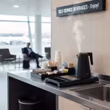 Bouilloire – 0,8 litre – inclut station à thé avec 4 compartiments et grille d’égouttage