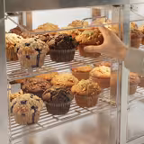 Vitrine Refrigerada de bancada KUCHENTHEKE Self-Service - 350L - 1400mm - Vidro duplo - com 2 prateleiras - 2 portas traseiras deslizantes